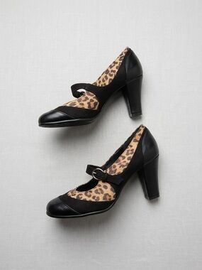 AEROSOLES Black and Leopard Print Mary Jane Heels
